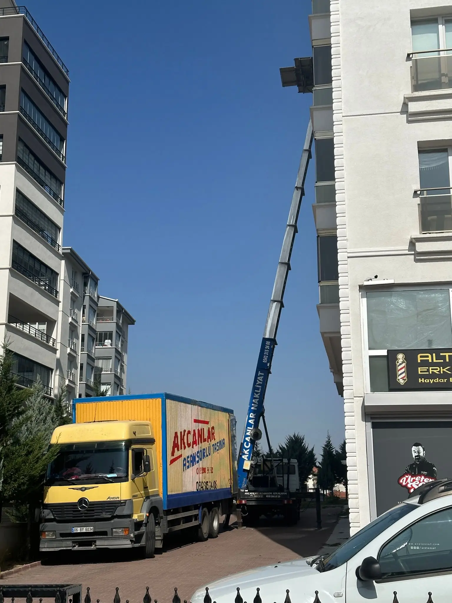 Ev Taşımak Artık Zor Değil: Asansörlü Taşımacılığın Avantajları